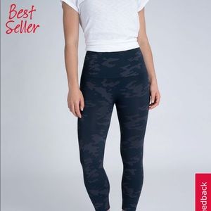 Look At Me Now Cropped Seamless Camo Leggings